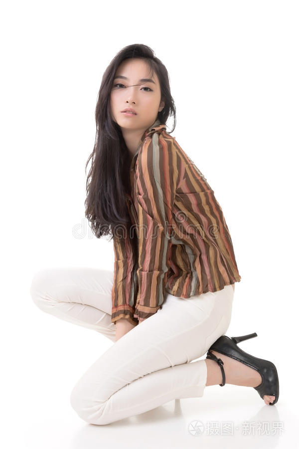 嘴唇直播下载 暗房诱惑